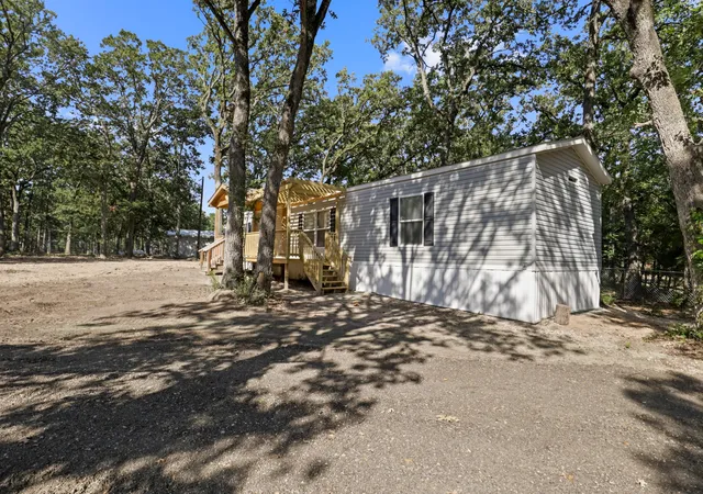 Photo 2 of Manufactured home for sale at 111 Kathy Cir, Mabank, TX 75156 | MLS# 21329016 | Listing updated on 2026-08-24