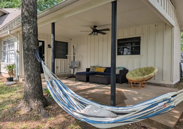 Photo 2 of Single family home for sale at 155 Lake Dr, Enchanted Oaks, TX 75156 | MLS# 21329118 | Listing updated on 2026-10-01
