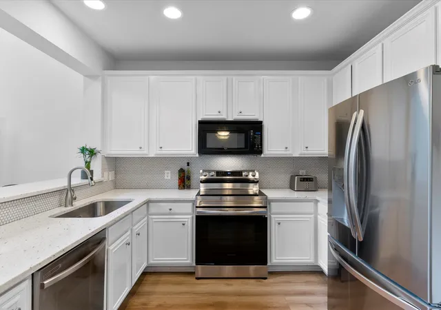 Photo 3 of Townhouse for sale at 3106 Bedford Rd, Bedford, TX 76021 | MLS# 21328980 | Listing updated on 2026-09-30