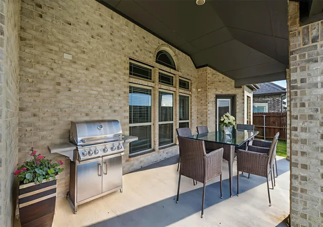 Photo 4 of Single family home for sale at 1308 Thunder Dove Dr, Mansfield, TX 76063 | MLS# 21325026 | Listing updated on 2026-10-06