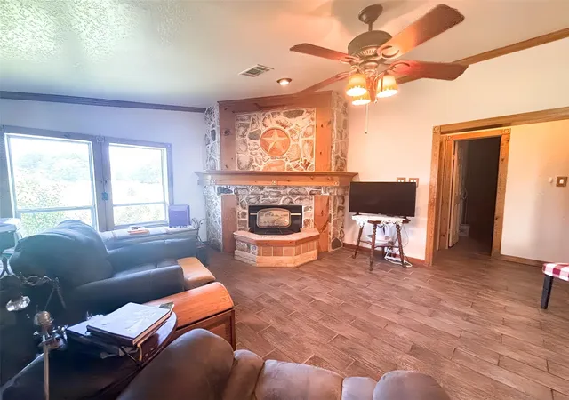 Photo 2 of Manufactured home for sale at 129 Saint Michaels Dr, Trinidad, TX 75163 | MLS# 21324864 | Listing updated on 2026-07-18