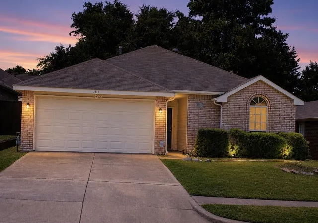 Photo 1 of Single family home for sale at 1115 Parker Ct, Cedar Hill, TX 75104 | MLS# 21329186 | Listing updated on 2026-07-13