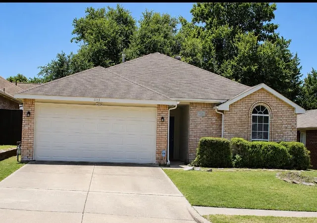Photo 2 of Single family home for sale at 1115 Parker Ct, Cedar Hill, TX 75104 | MLS# 21329186 | Listing updated on 2026-07-13