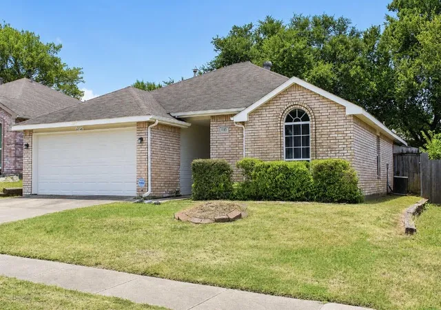 Photo 3 of Single family home for sale at 1115 Parker Ct, Cedar Hill, TX 75104 | MLS# 21329186 | Listing updated on 2026-07-13