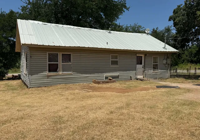 Photo 3 of Single family home for sale at 706 Ribble Rd, Graham, TX 76450 | MLS# 21328279 | Listing updated on 2026-07-14