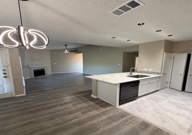 3rd image of 4103 Esters Rd #208, Irving, TX 75038 | MLS# 21329023