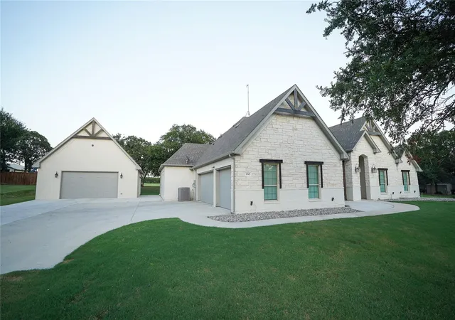 2nd image of 1945 County Road 1111, Decatur, TX 76234 | MLS# 21329269