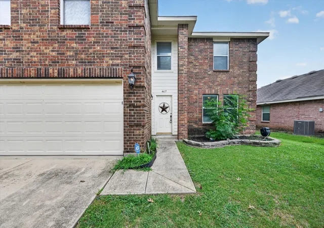 Photo 2 of Single family home for sale at 4617 Waterford, Fort Worth, TX 76179 | MLS# 21329271 | Listing updated on 2026-08-04
