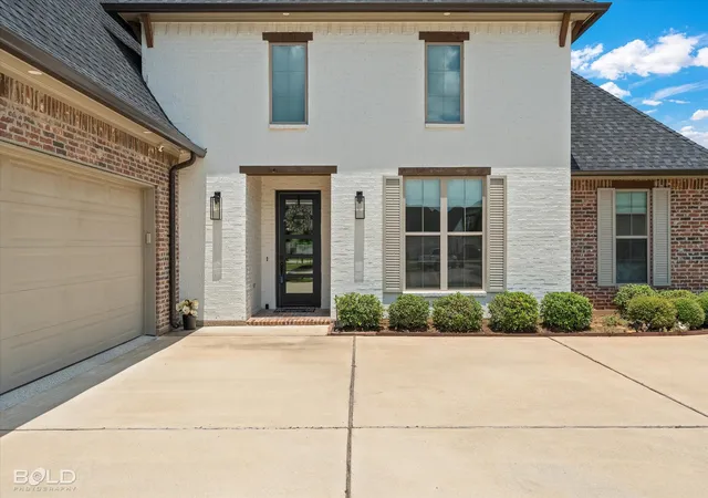 3rd image of 176 N Canal Dr, Bossier City, LA 71111 | MLS# 21329272