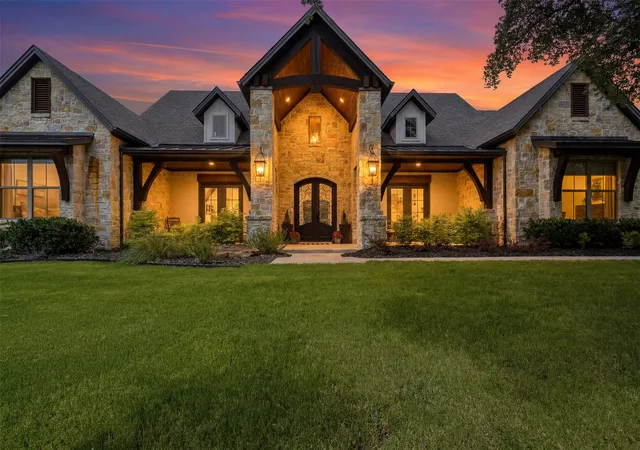 Photo 1 of Mansion for sale at 600 W Hill Dr, Aledo, TX 76008 | MLS# 21329294 | Listing updated on 2026-10-07