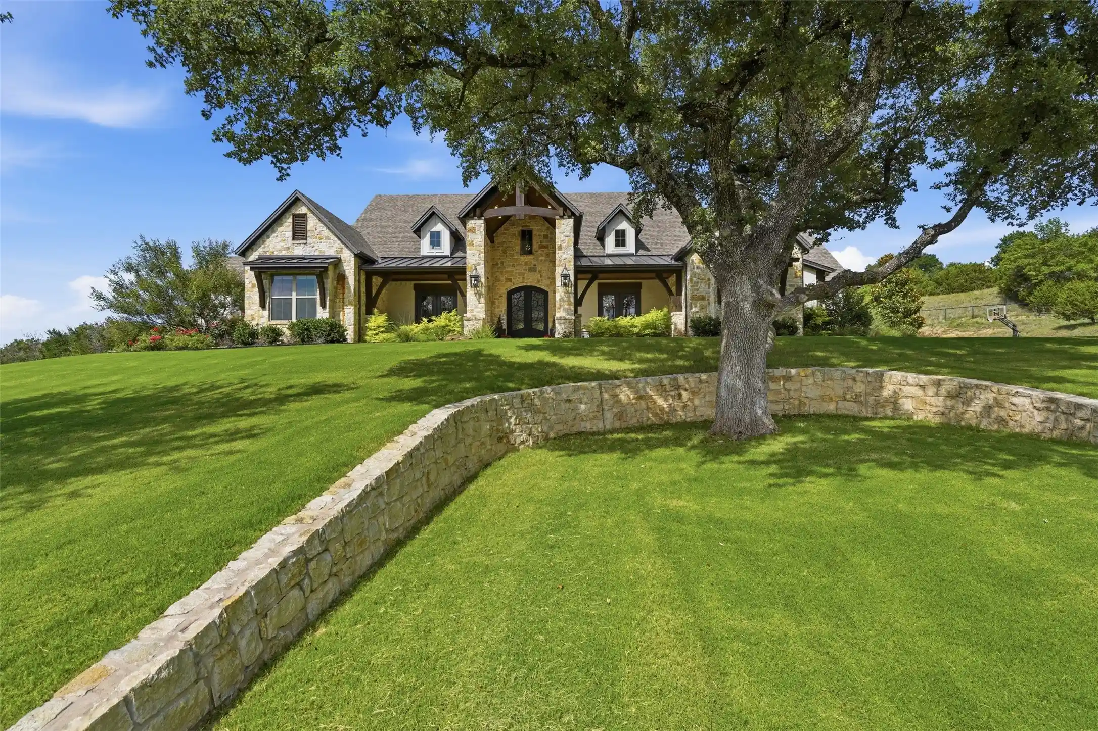 Photo 1 of Mansion for sale at 600 W Hill Dr, Aledo, TX 76008 | MLS# 21329294 | Listing updated on 2026-10-25