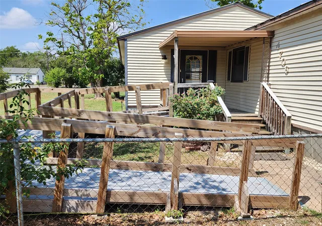 Photo 3 of Manufactured home for sale at 4706 Iowa St, Waco, TX 76705 | MLS# 21328933 | Listing updated on 2026-07-13
