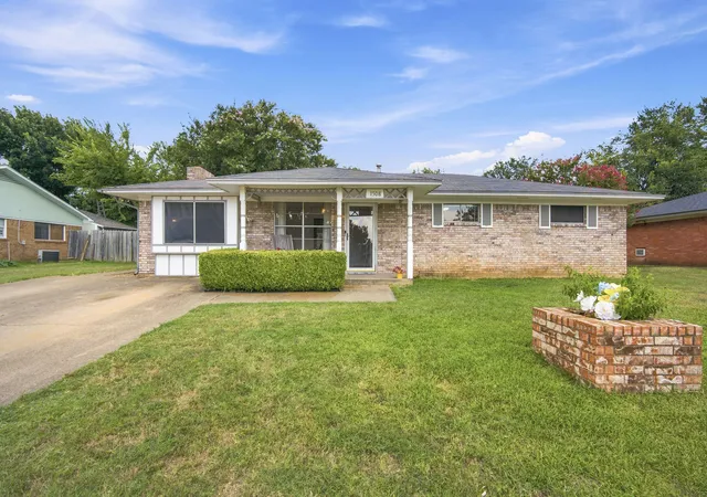 Photo 1 of Single family home for sale at 1508 Hillside Dr, Midlothian, TX 76065 | MLS# 21325354 | Listing updated on 2026-08-25
