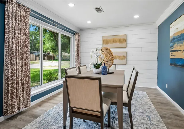Photo 4 of Sale Pending at 216 Huntingdon Dr, Irving, TX 75061 | MLS# 21326958 | Listing updated on 2026-08-21