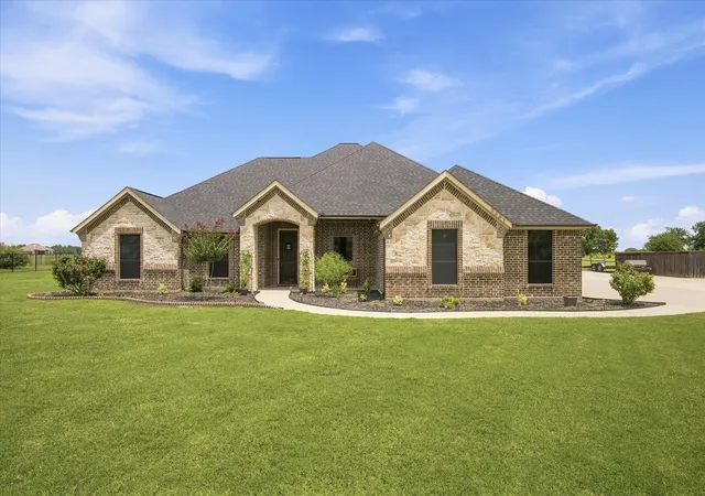 Photo 2 of Single family home for sale at 2447 County Road 2710, Caddo Mills, TX 75135 | MLS# 21329340 | Listing updated on 2026-08-31