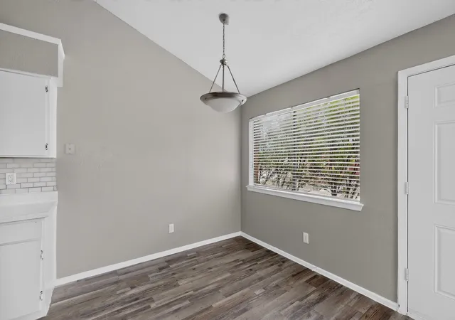 Photo 3 of Condo for sale at 1122 Millview Dr #802, Arlington, TX 76012 | MLS# 21321953 | Listing updated on 2026-08-19