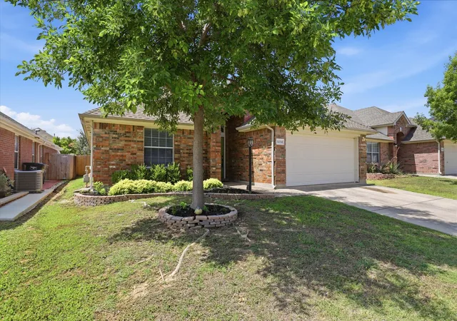 Photo 2 of Single family home for sale at 3232 Chesington Dr, Fort Worth, TX 76137 | MLS# 21328542 | Listing updated on 2026-08-22