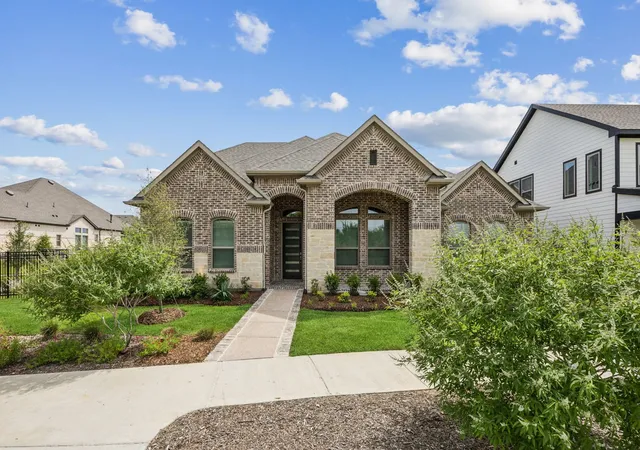 Photo 1 of Single family home for sale at 1004 Pearl Crescent Pl, Crowley, TX 76036 | MLS# 21329408 | Listing updated on 2026-08-07