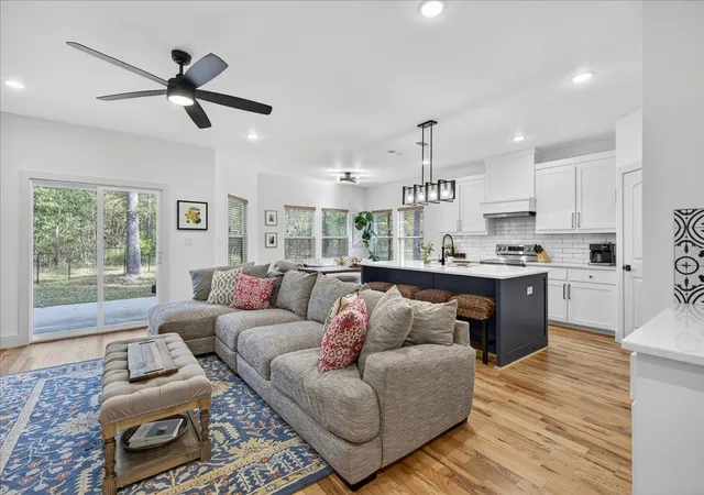 Photo 1 of Sale Pending at 206 Parkside Dr, Trinidad, TX 75163 | MLS# 21329436 | Listing updated on 2026-10-05