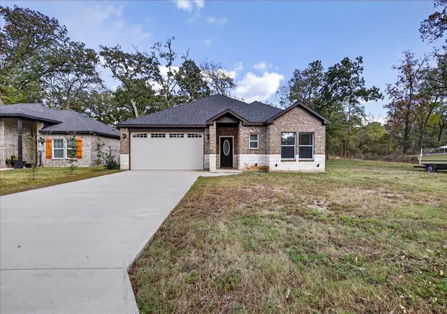 Photo 3 of Sale Pending at 206 Parkside Dr, Trinidad, TX 75163 | MLS# 21329436 | Listing updated on 2026-10-05