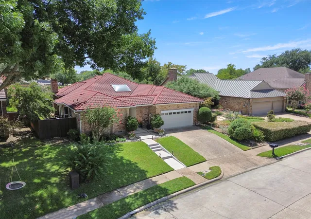 Photo 1 of Single family home for sale at 1500 Travis Cir S, Irving, TX 75038 | MLS# 21327108 | Listing updated on 2026-10-01