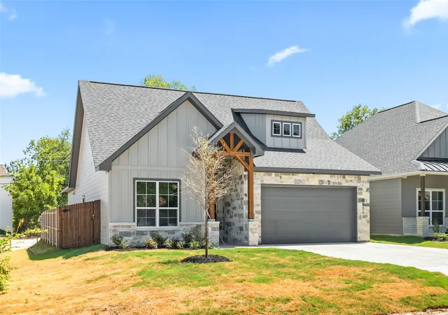 Photo 1 of Single family home for sale at 5505 Graham St, Fort Worth, TX 76114 | MLS# 21329485 | Listing updated on 2026-07-14