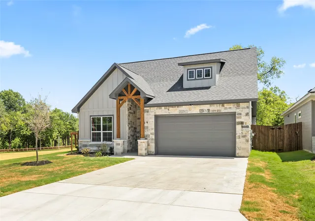Photo 3 of Single family home for sale at 5505 Graham St, Fort Worth, TX 76114 | MLS# 21329485 | Listing updated on 2026-07-14