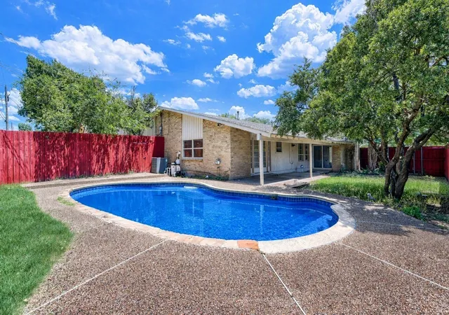 Photo 2 of Single family home for sale at 6639 Roundrock Rd, Dallas, TX 75248 | MLS# 21165630 | Listing updated on 2026-10-07