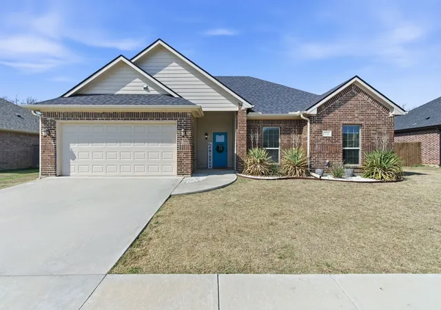 Photo 1 of Single family home for sale at 711 Hadley Ln, Valley View, TX 76272 | MLS# 21328635 | Listing updated on 2026-10-05