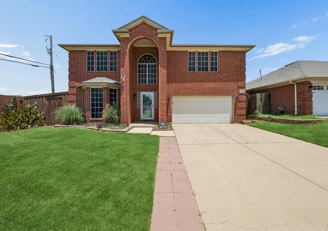 Photo 2 of Single family home for sale at 4217 Bent Oaks Dr, Arlington, TX 76001 | MLS# 21324331 | Listing updated on 2026-08-24