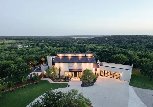 Photo 2 of Single family home for sale at 576 Maddux Rd, Weatherford, TX 76088 | MLS# 21327825 | Listing updated on 2026-07-21