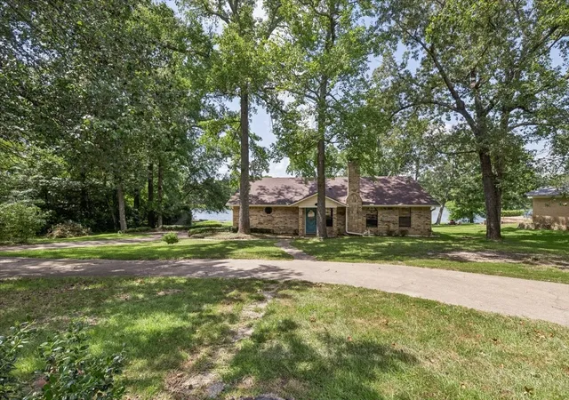 Photo 3 of Single family home for sale at 1160 Cr2425, Mineola, TX 75773 | MLS# 21329088 | Listing updated on 2026-10-07