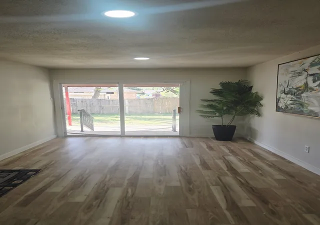 Photo 4 of Single family home for sale at 1415 Gillette St, Dallas, TX 75217 | MLS# 21329589 | Listing updated on 2026-07-14