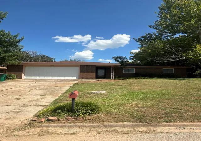 Photo 1 of Single family home for sale at 1507 N Matthews St, Bowie, TX 76230 | MLS# 21329595 | Listing updated on 2026-08-21