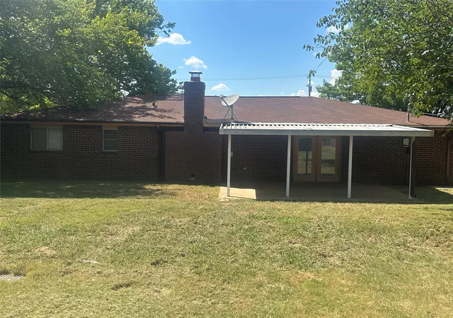 Photo 2 of Single family home for sale at 1507 N Matthews St, Bowie, TX 76230 | MLS# 21329595 | Listing updated on 2026-08-21