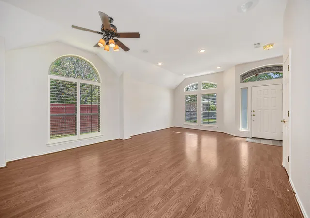 Photo 3 of Single family home for sale at 4731 Saddlebrook Dr, Fort Worth, TX 76116 | MLS# 21329565 | Listing updated on 2026-08-30