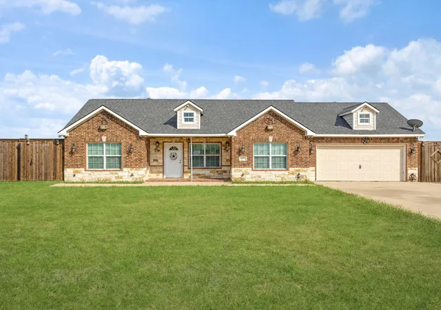 Photo 1 of Sale Pending at 6011 Haley Wy, Crandall, TX 75114 | MLS# 21327016 | Listing updated on 2026-10-05