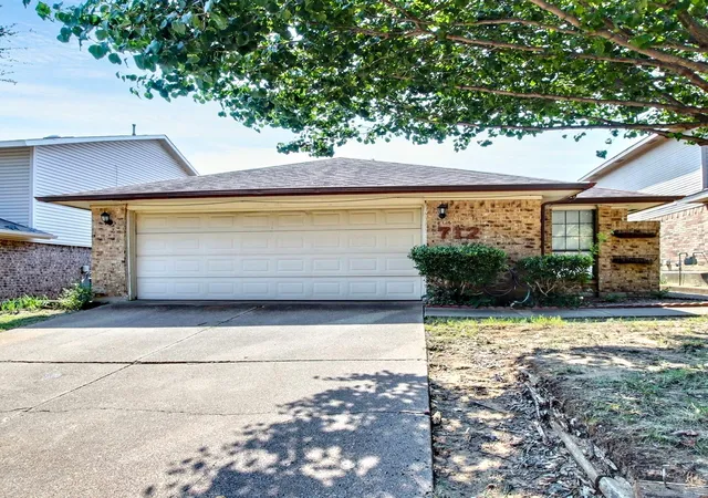 Photo 1 of Single family home for sale at 712 Via Miramonte, Mesquite, TX 75150 | MLS# 21329649 | Listing updated on 2026-07-15