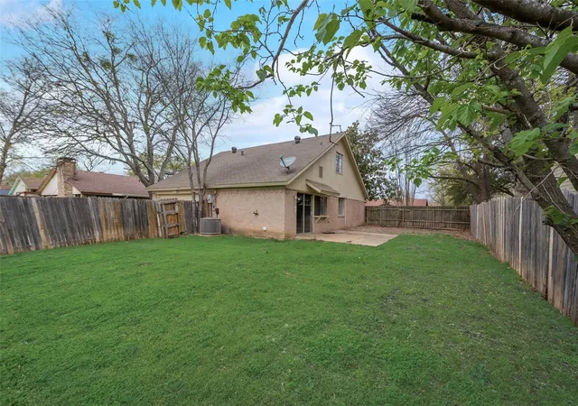 Homes for sale in Plano, TX | 3104 Raintree Dr, Plano, TX 75074 | MLS# 21329651