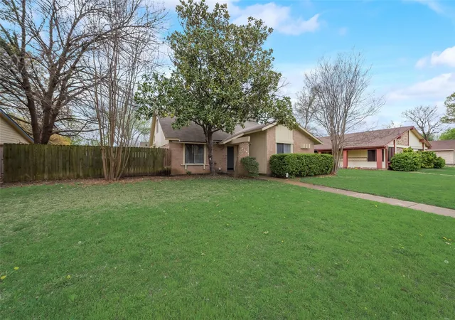 Homes for sale in Plano, TX | 3104 Raintree Dr, Plano, TX 75074 | MLS# 21329651