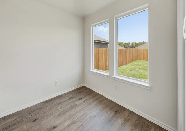 Photo 1 of Single family home for sale at 2362 32nd St, Paris, TX 75460 | MLS# 21329663 | Listing updated on 2026-08-28
