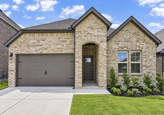 Photo 1 of Single family home for sale at 4829 Silver Touch Rd, Aubrey, TX 76227 | MLS# 21329670 | Listing updated on 2026-10-06