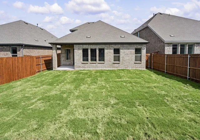 Photo 3 of Single family home for sale at 4829 Silver Touch Rd, Aubrey, TX 76227 | MLS# 21329670 | Listing updated on 2026-10-06