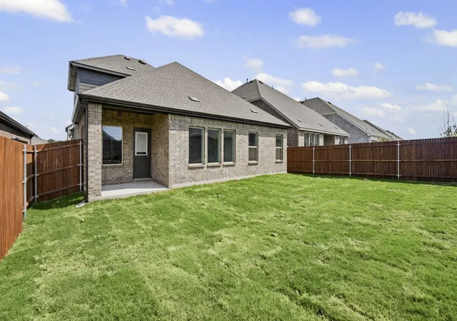 Photo 4 of Single family home for sale at 4829 Silver Touch Rd, Aubrey, TX 76227 | MLS# 21329670 | Listing updated on 2026-10-06
