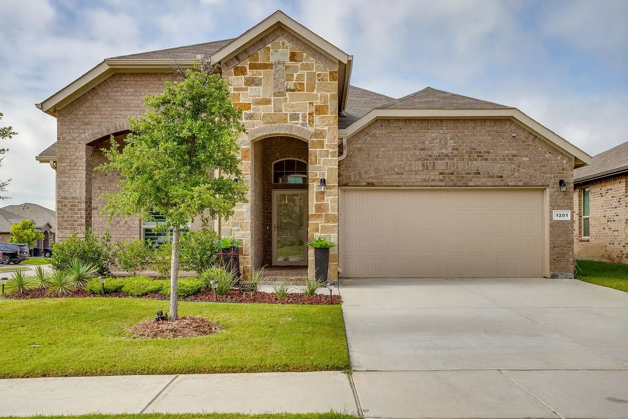 Single family home for sale at 1201 Kerrville Ln, Weatherford, TX 76087 | MLS# 21329676