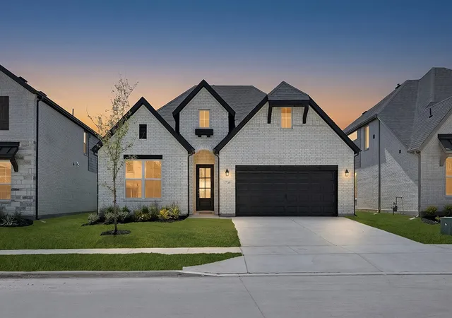 Photo 1 of Single family home for sale at 17249 Oxborough Dr, Fort Worth, TX 76102 | MLS# 21329677 | Listing updated on 2026-08-22