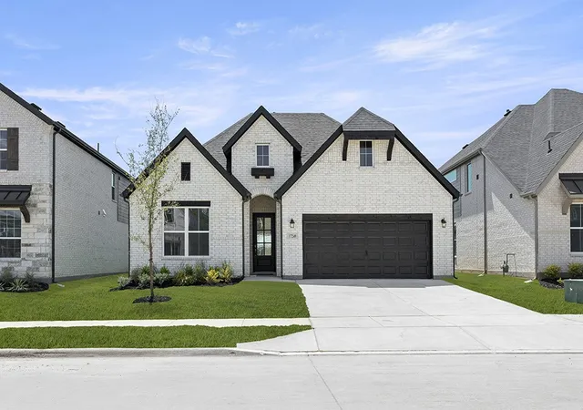 Photo 2 of Single family home for sale at 17249 Oxborough Dr, Fort Worth, TX 76102 | MLS# 21329677 | Listing updated on 2026-08-22