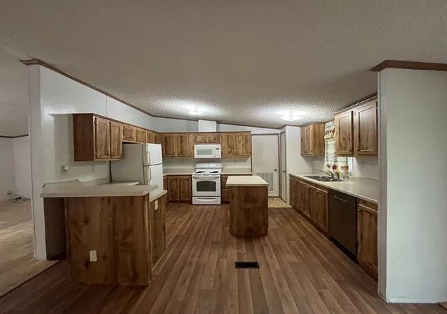 Photo 3 of Manufactured home for sale at 1312 Raintree Rd, Quinlan, TX 75474 | MLS# 21329691 | Listing updated on 2026-09-29