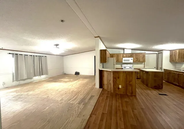 Photo 4 of Manufactured home for sale at 1312 Raintree Rd, Quinlan, TX 75474 | MLS# 21329691 | Listing updated on 2026-09-29