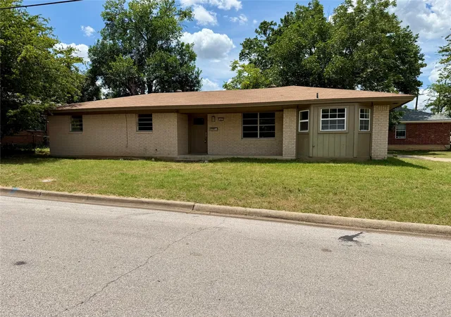 Photo 1 of Single family home for sale at 1407 N East St, Belton, TX 76513 | MLS# 21324775 | Listing updated on 2026-09-02